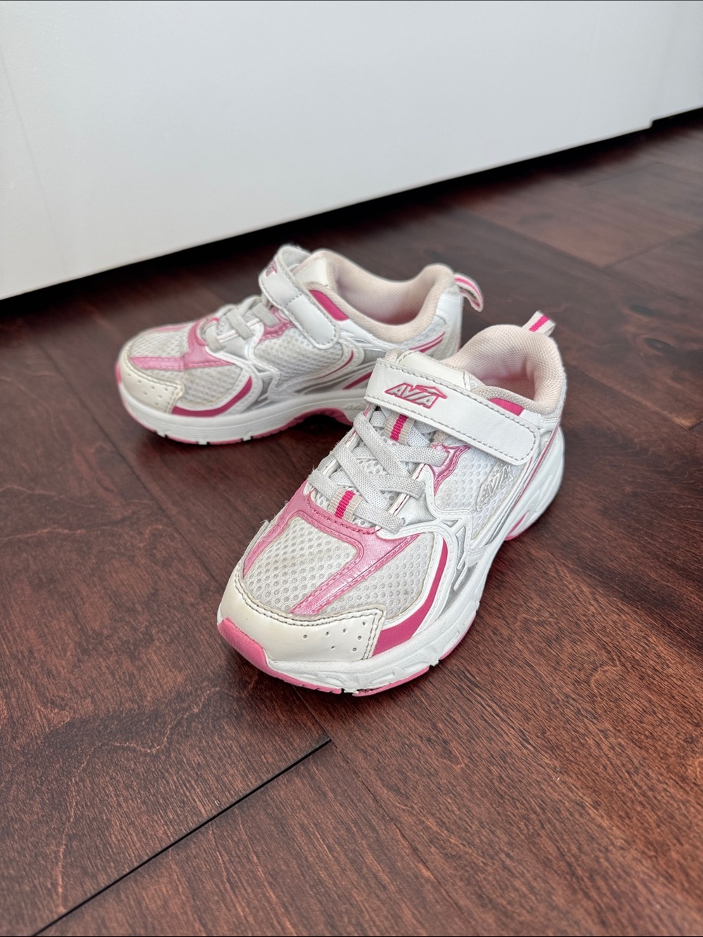 Avia Girls White & Pink Sneakers Athletic Shoes Toddler Girls size 10 - Picture 2 of 6